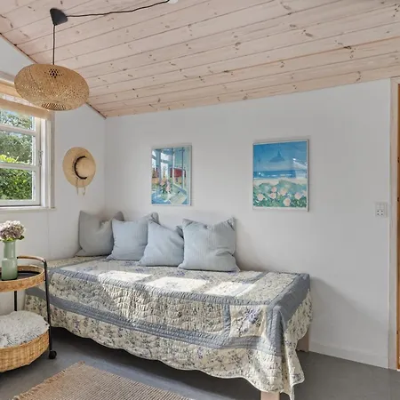 Lenya - 60m From The Sea By Interhome